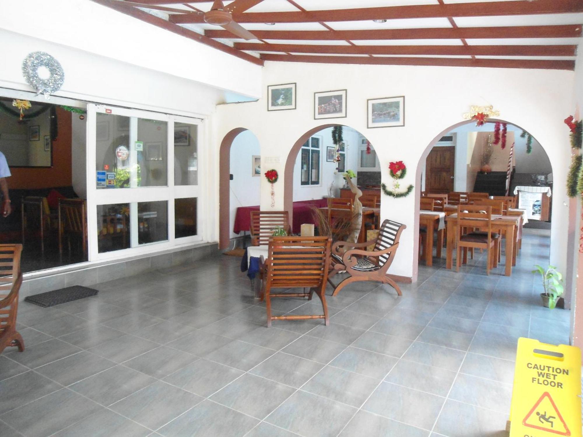 Ranveli Beach Hotel Dehiwala-Mount Lavinia Exterior photo