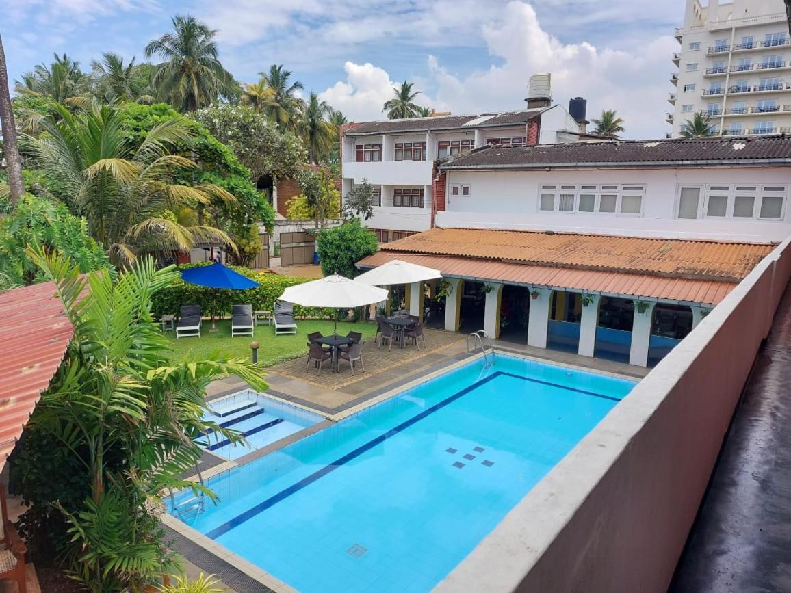 Ranveli Beach Hotel Dehiwala-Mount Lavinia Exterior photo