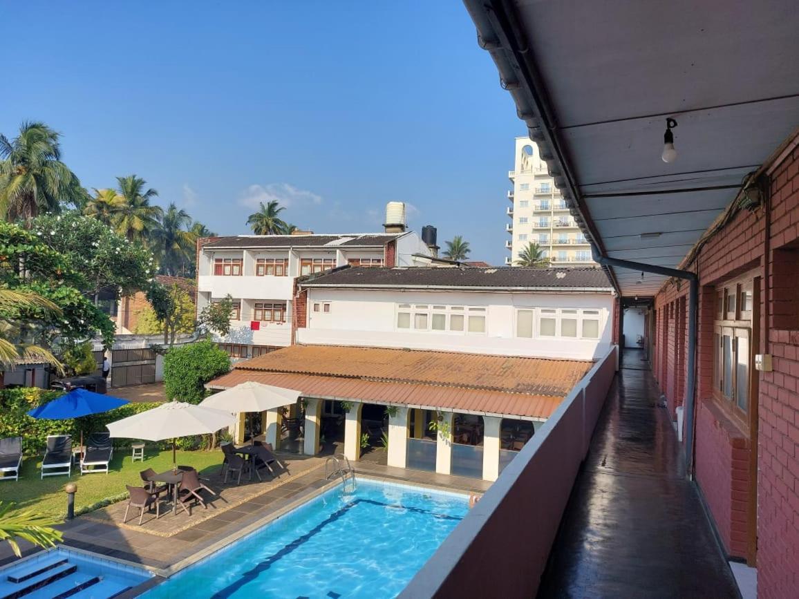 Ranveli Beach Hotel Dehiwala-Mount Lavinia Exterior photo